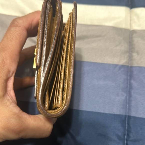 Gucci short Wallet-tan Color - Picture 4 of 9
